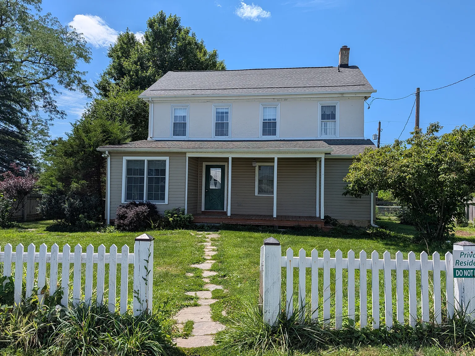 3 bed, 1800 sqft, $2,500 — Photo 1