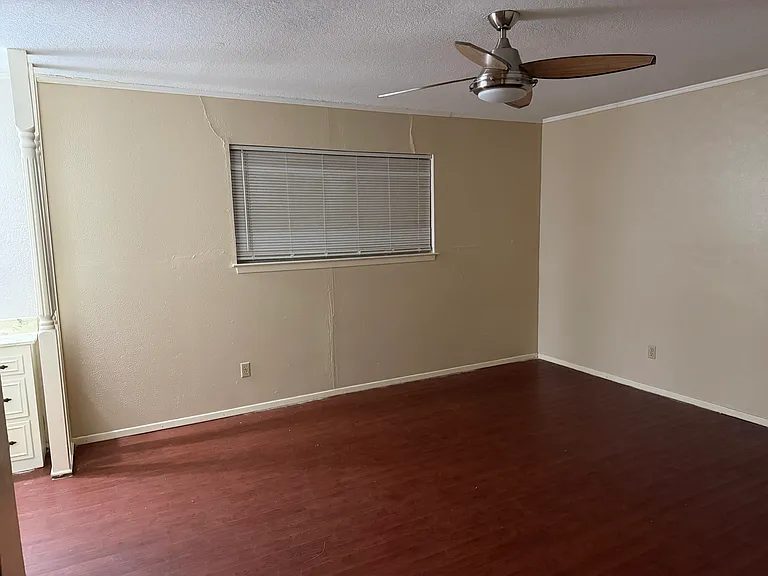 2101 Botts Dr — Photo 11