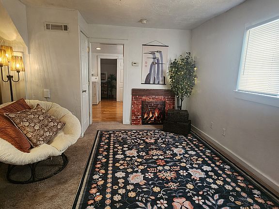 2nd image of 811 S Knoblock St #B
