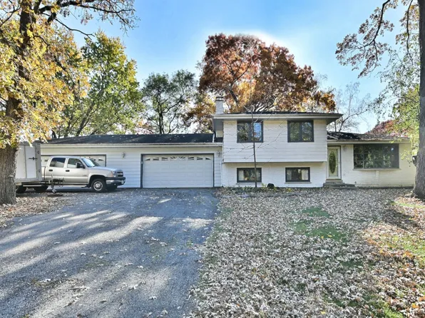 29W265 Lee Rd, West Chicago, IL 60185