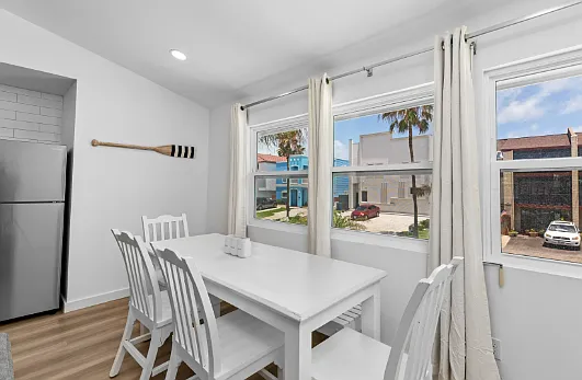 115 E Dolphin St — Photo 10