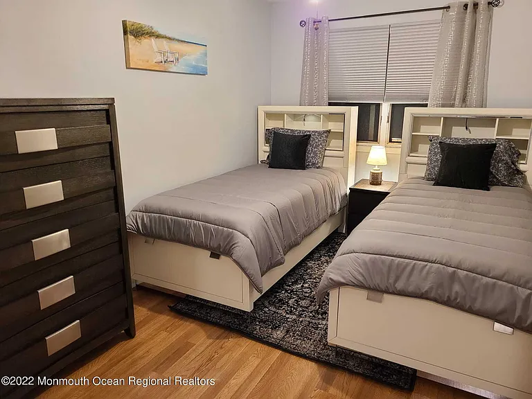 216 Arnold Ave #B — Photo 5