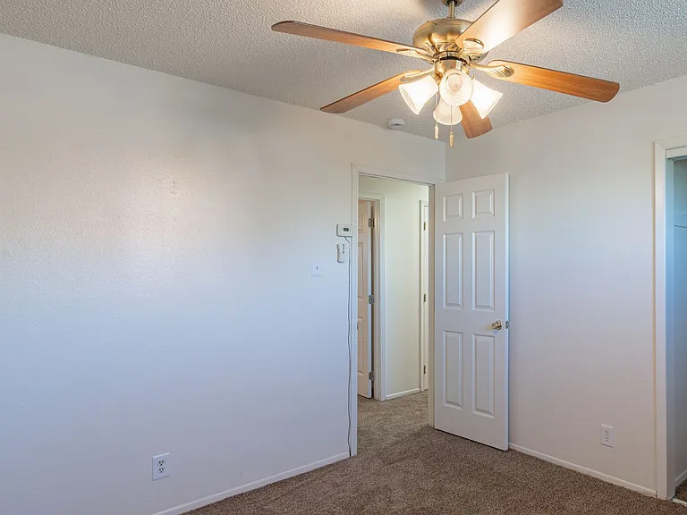 3904 Avalon Rd NW — Photo 12