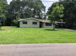 111 Antoinette Dr, Picayune, MS 39466