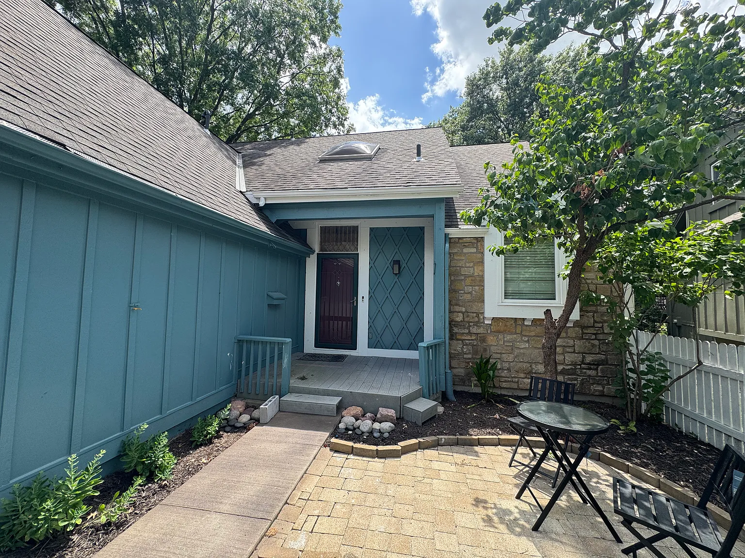 4 bed, 3.5 bath, 3017 sqft, $3,195 — Photo 3