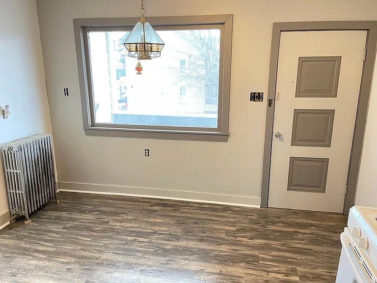 228 3rd Ave #2F — Photo 5