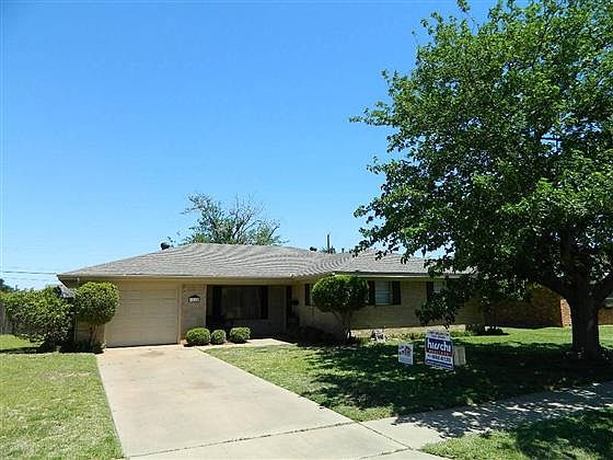 2nd image of 1528 Primrose Dr