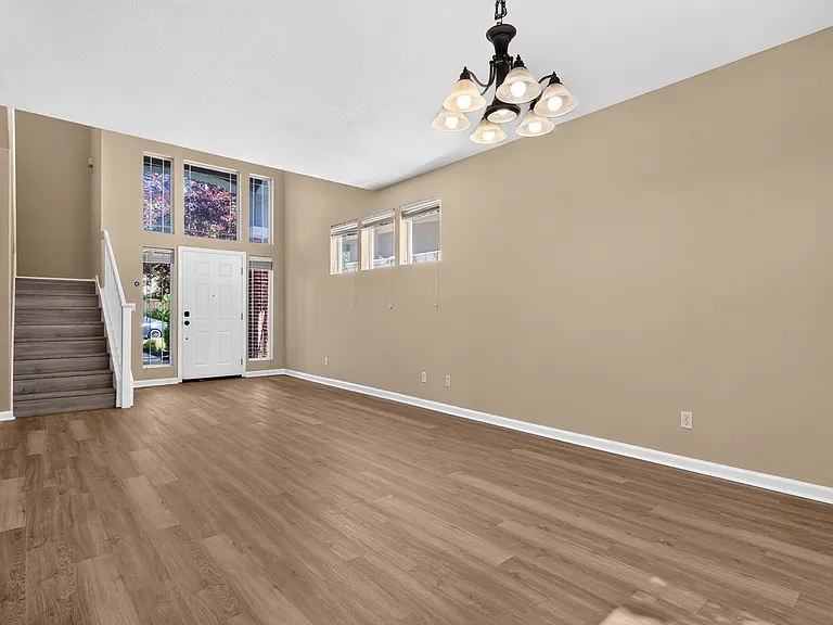 5230 Bay St — Photo 6