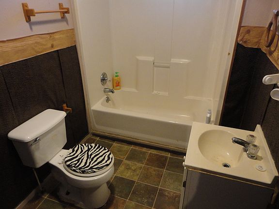 4th image of 783 Columbia Road 11 E