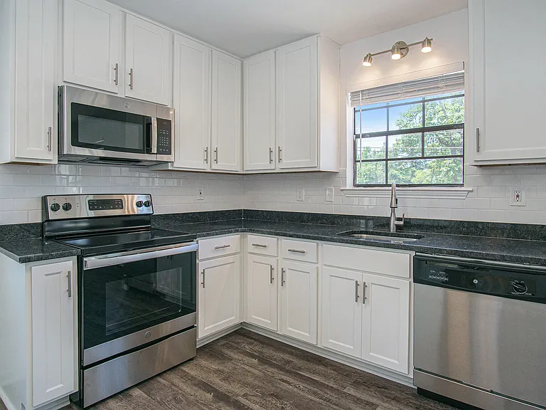 Greendale Apartments — Photo 22