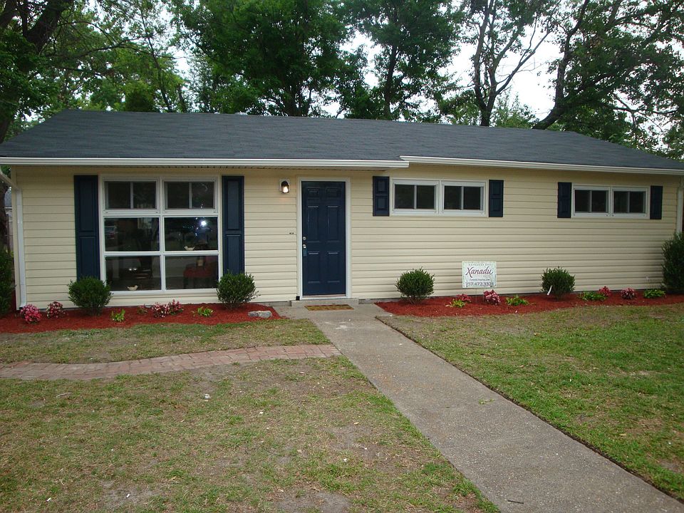 1st image of 220 Logan Dr