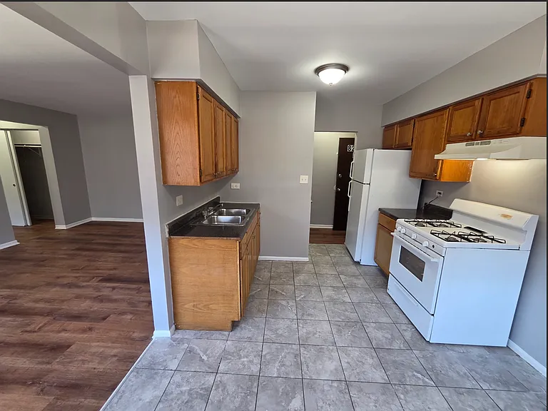 8201-8213 S Maryland Ave — Photo 4
