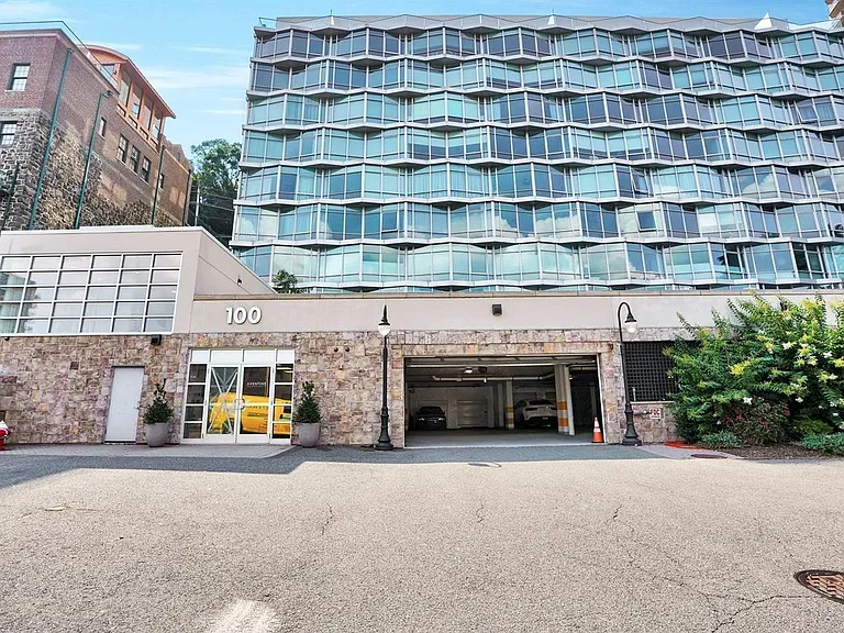 100 Thompson Ln #4D — Photo 29
