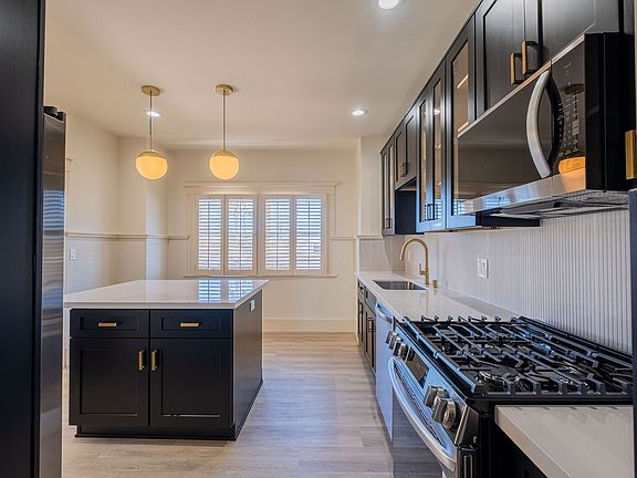 3rd image of 216-218 N Catalina Ave #216C