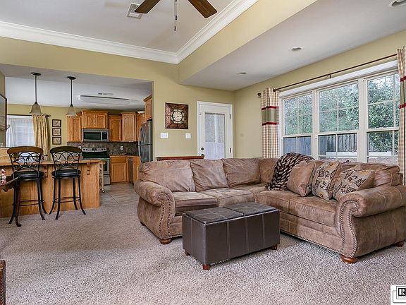5th image of 212 Hedge Hill Dr