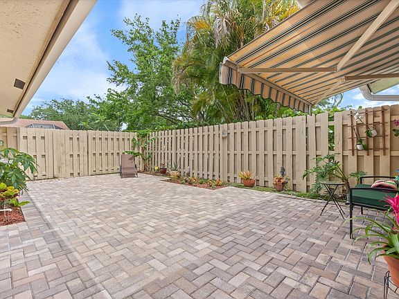 3rd image of 952 NW 29th Avenue #C