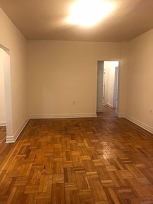 3rd image of 19 Cumming St APT 5A