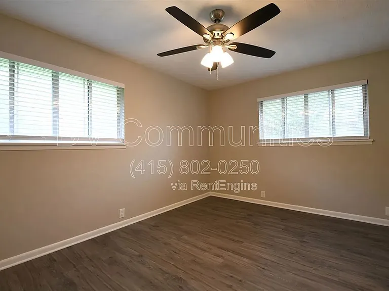 1607 Anthony St — Photo 15