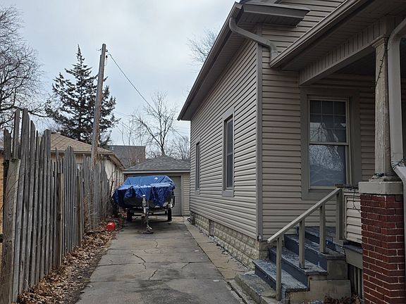 3rd image of 630 N 31st St