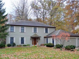 27965 Southbridge Cir, Westlake, OH 44145