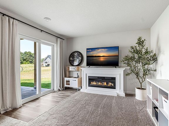 5th image of 39610 Fallbrook Ave