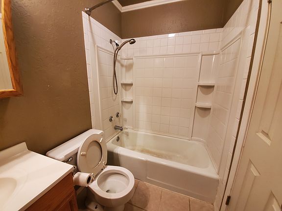 2nd image of 4620 SW H Ave