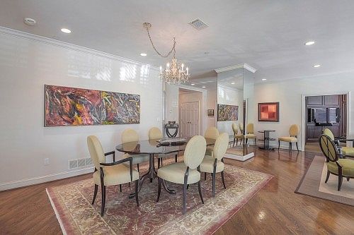 4th image of 411 W 46th Ter APT 201