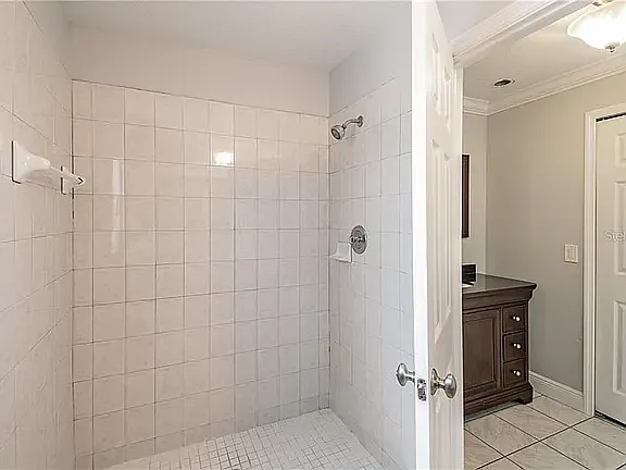 Primary shower