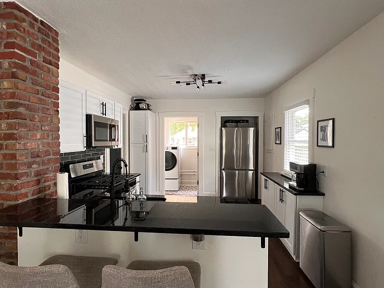 1217 E 22nd Ave — Photo 2