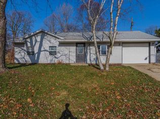 1404 Essex Ct, Normal, IL 61761