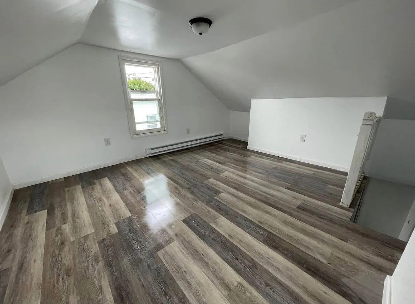 3 bed, 1200 sqft, $1,250 — Photo 2