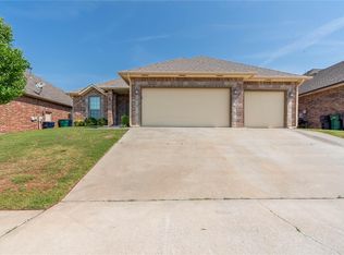 12821 NW 5th St, Yukon, OK 73099