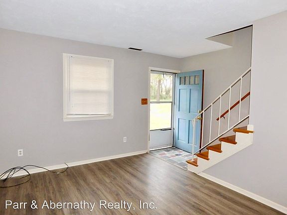 4th image of 3204B Western St