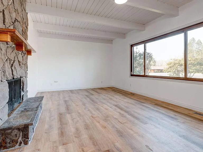 508 E Mission Dr — Photo 10