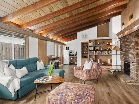 2nd image of 1474 Thomas Ave #1476