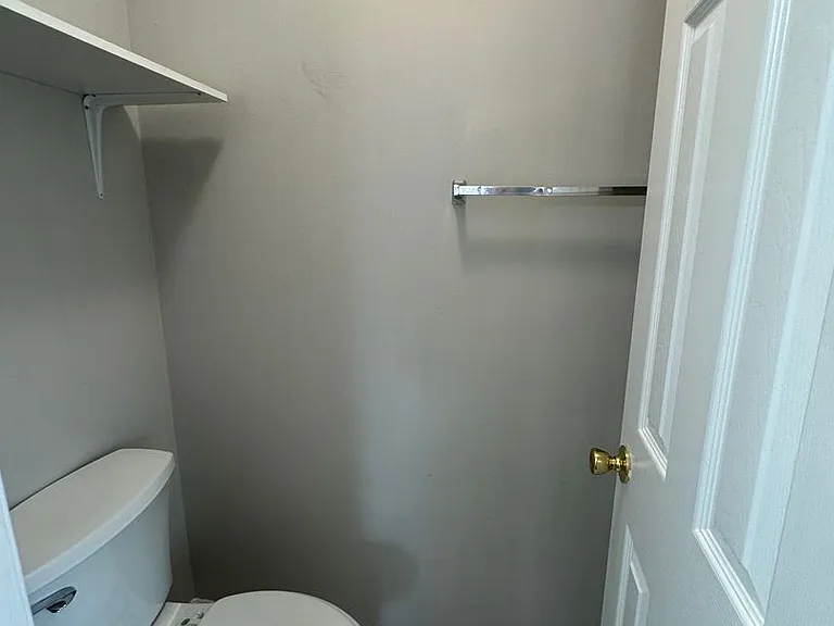 7002 Oak Side Ct — Photo 18