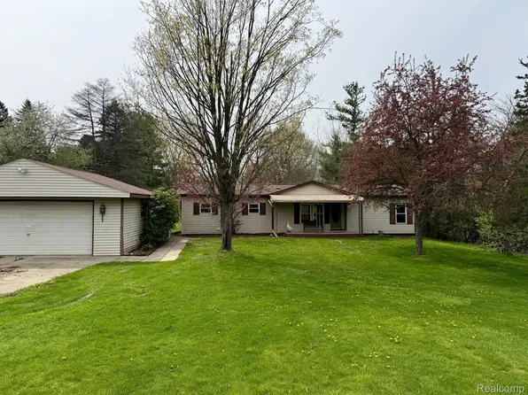 2130 S Lake Pleasant Rd, Attica, MI 48412