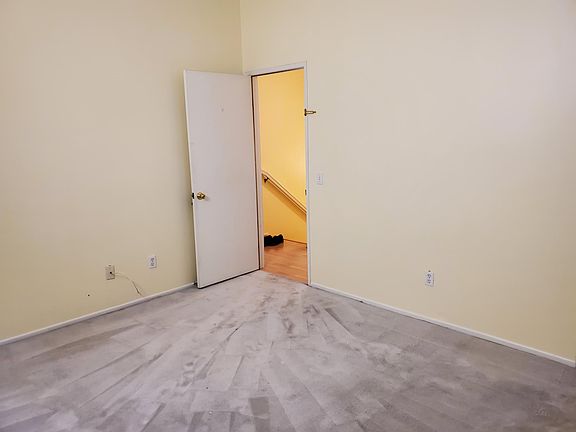 4th image of 25691 Prospect Ave