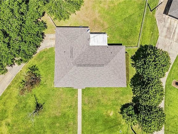 5th image of 356 Twin Oaks Dr E