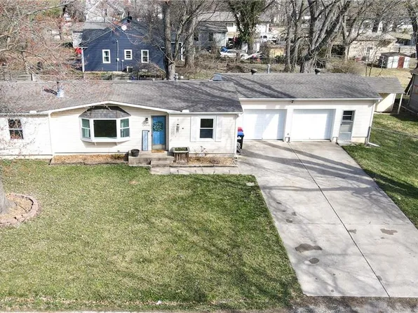 508 Oak St W, Greenwood, MO 64034