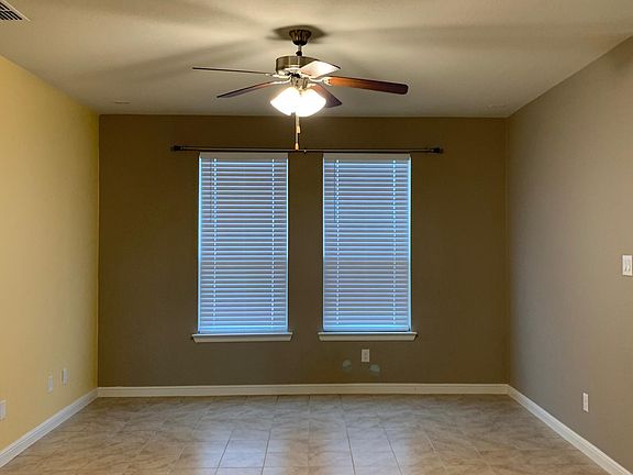 5th image of 909 Cushing Dr