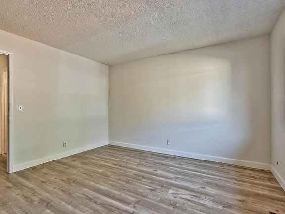 5th image of 105 Superior Dr APT C
