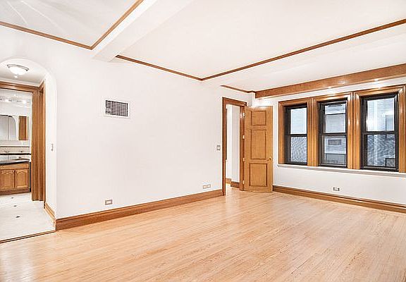 5th image of 145 W 58th St #6K