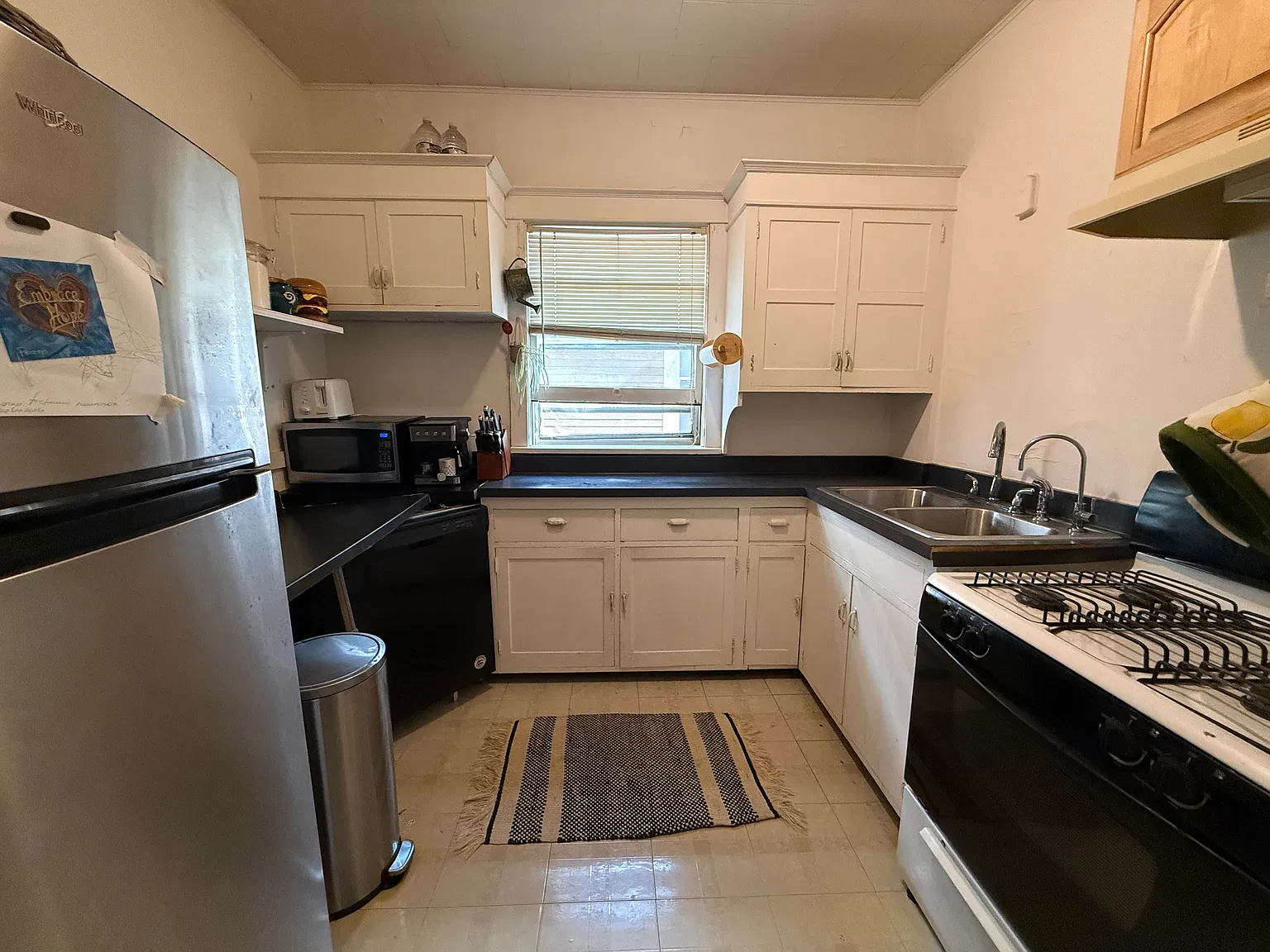 2 bed, 900 sqft, $1,166 — Photo 2