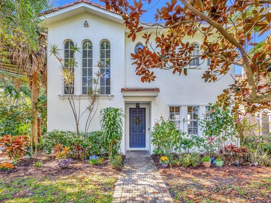 42 Stoney Drive, Palm Beach Gardens, FL 33410
