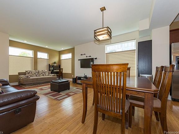 3rd image of 1425 Slate Ct