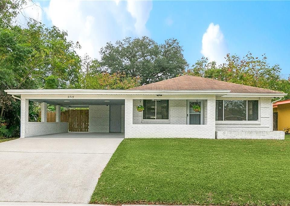 1st image of 2719 Somerset Dr