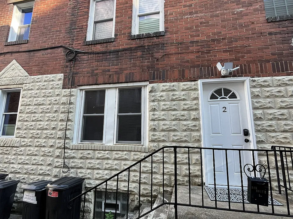 51 Boundary St #2