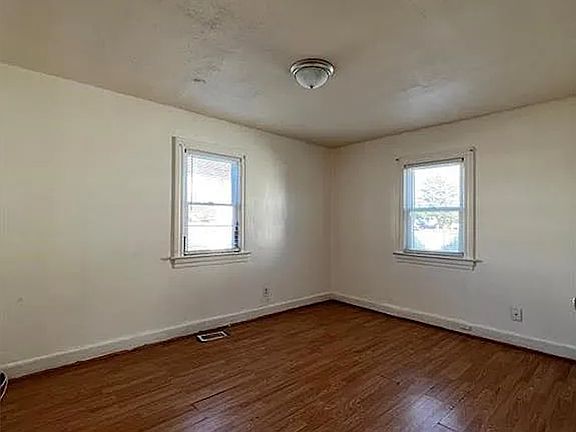 5th image of 931 Fayette St #931