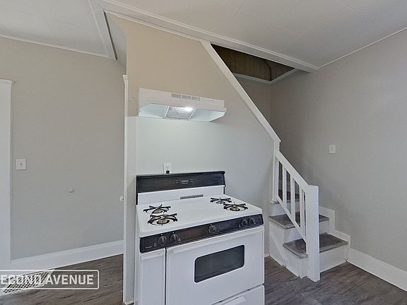 4th image of 3613 E 57th St
